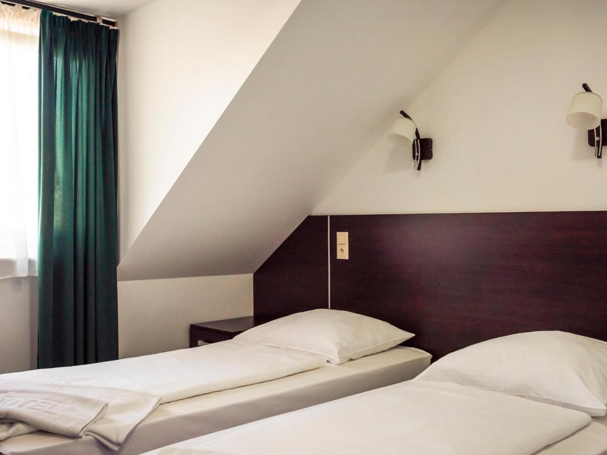 Hotel Muzakowski Ленкниця Екстер'єр фото