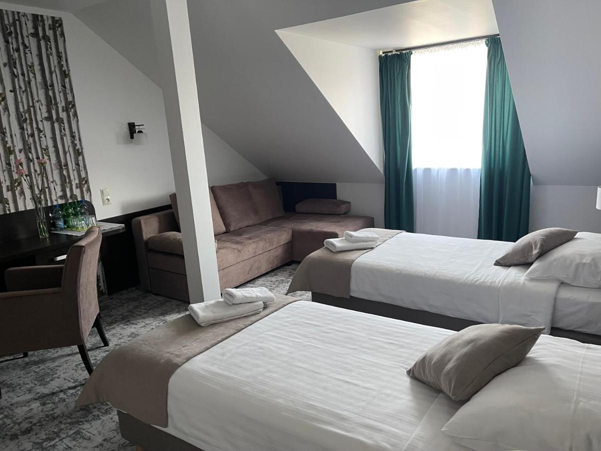 Hotel Muzakowski Ленкниця Екстер'єр фото