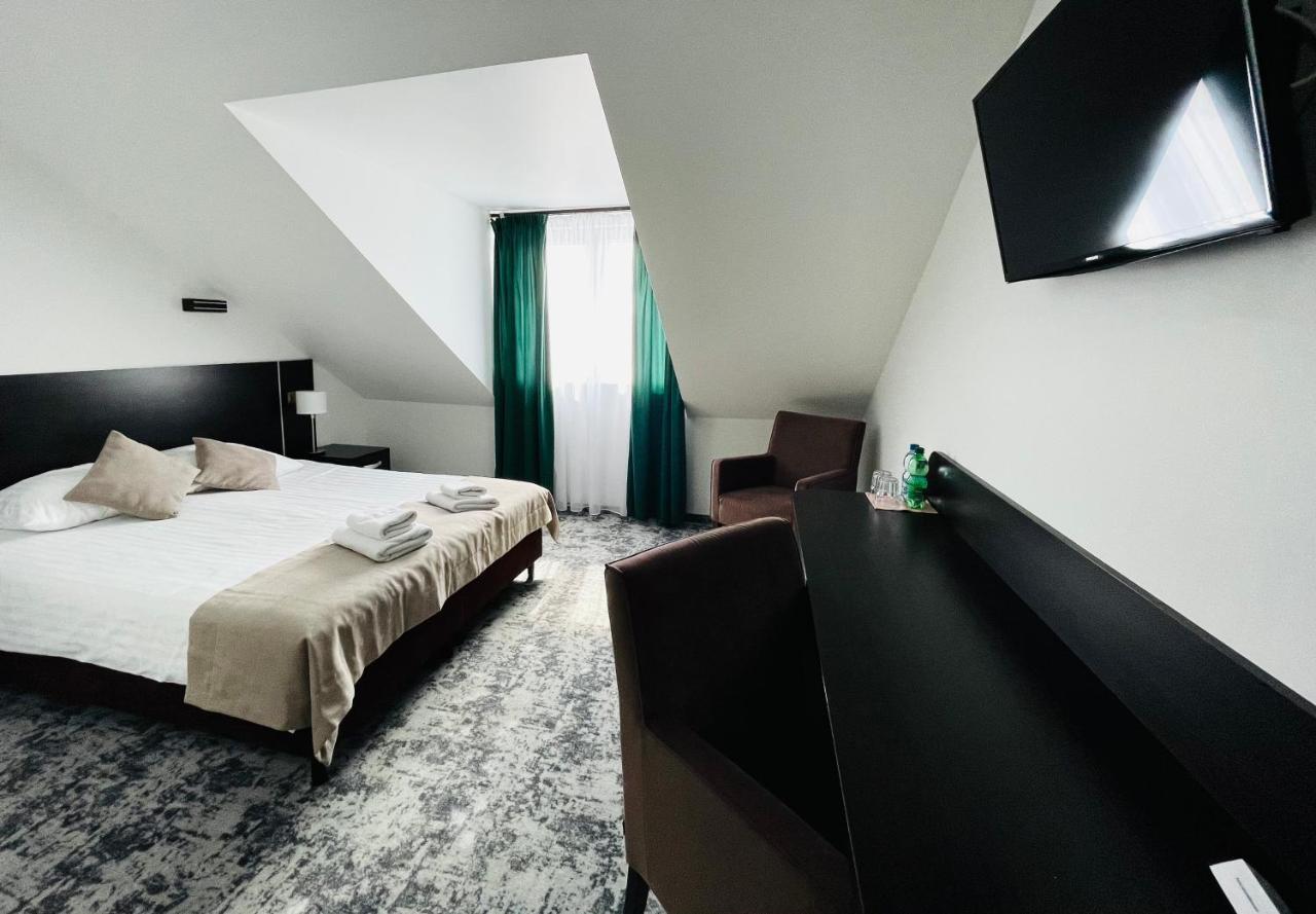Hotel Muzakowski Ленкниця Екстер'єр фото
