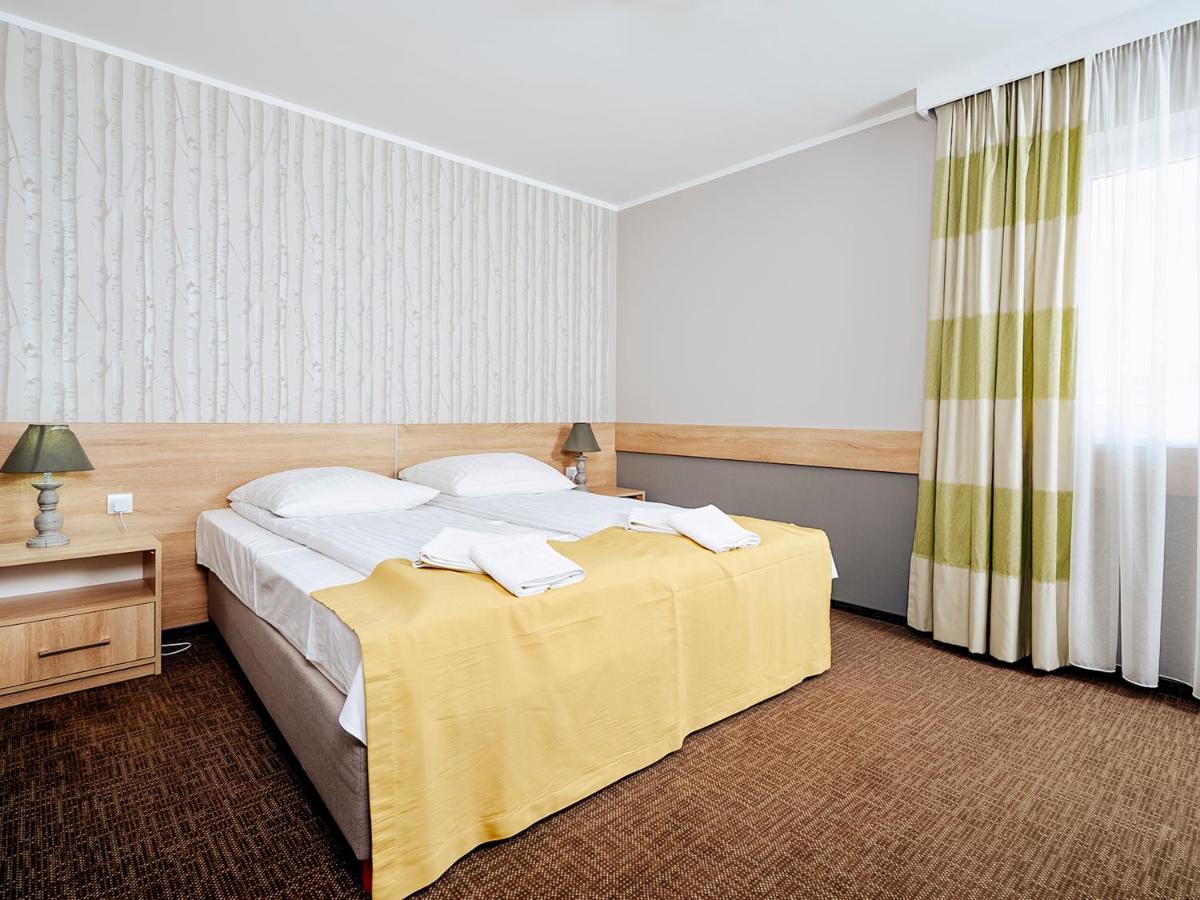 Hotel Muzakowski Ленкниця Екстер'єр фото